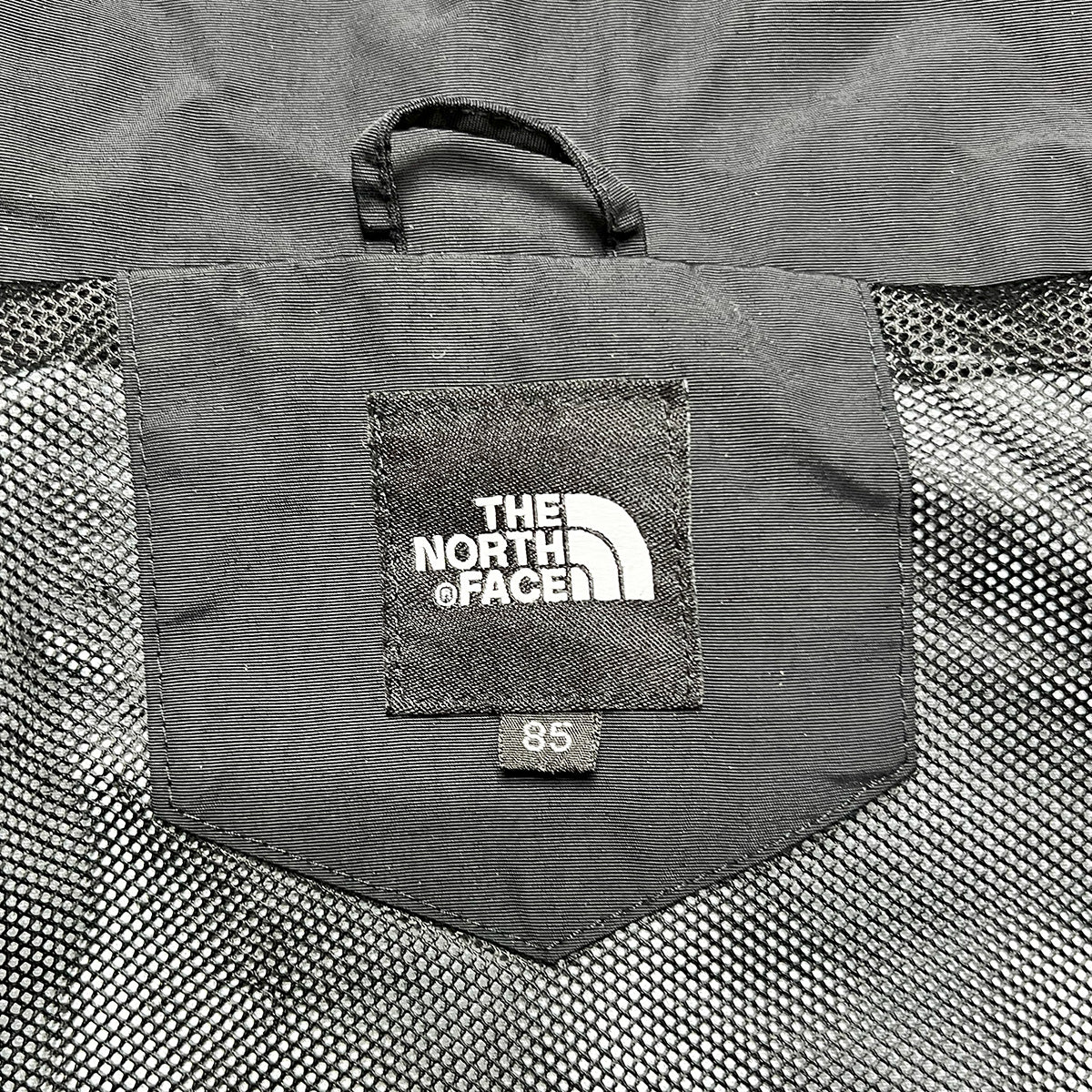 10073【THE NORTH FACE】ザノースフェイス メンズ マウンテンパーカー ブラック 85/XS
