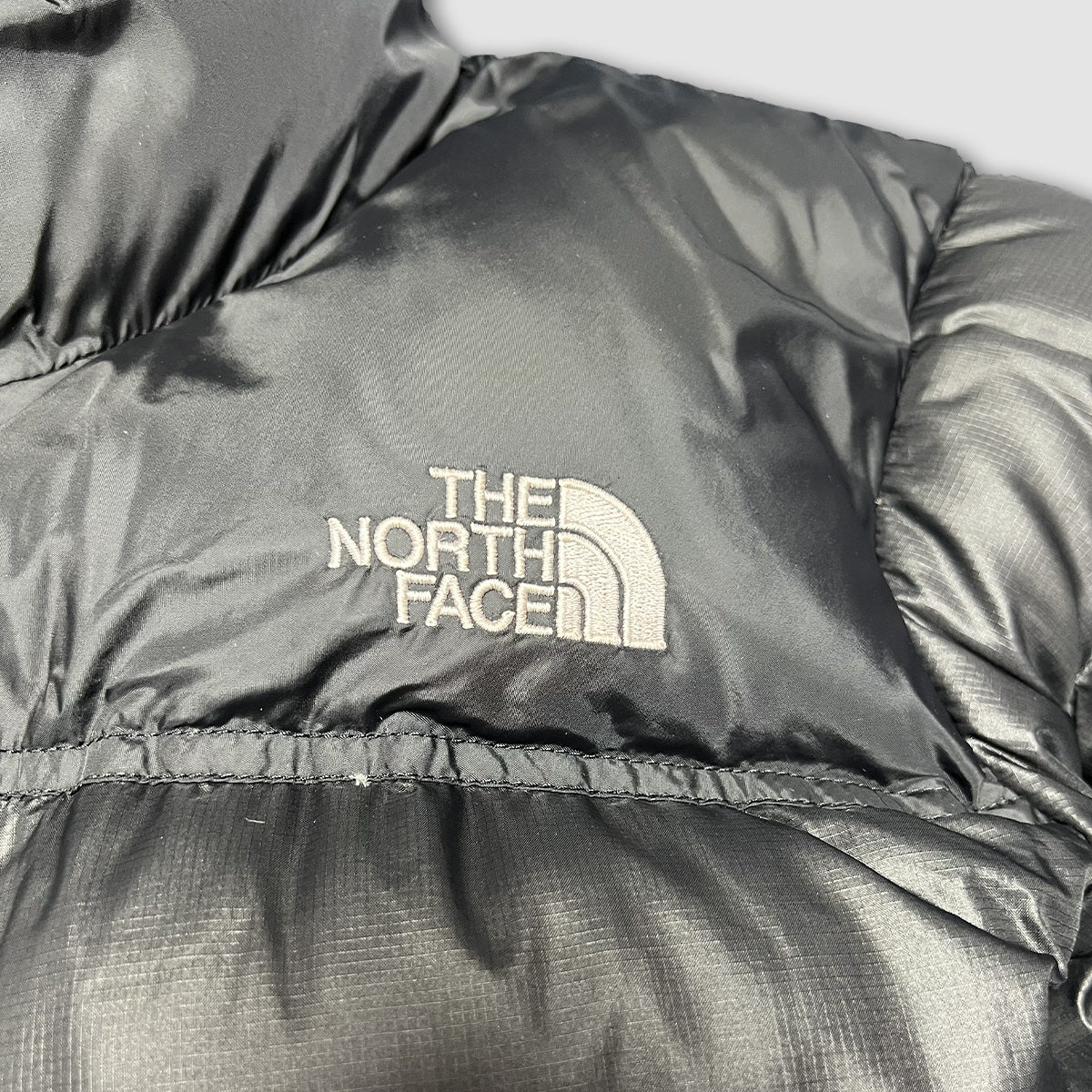 10042【THE NORTH FACE】ザノースフェイス メンズ ヌプシジャケット 700フィル ブラック 90