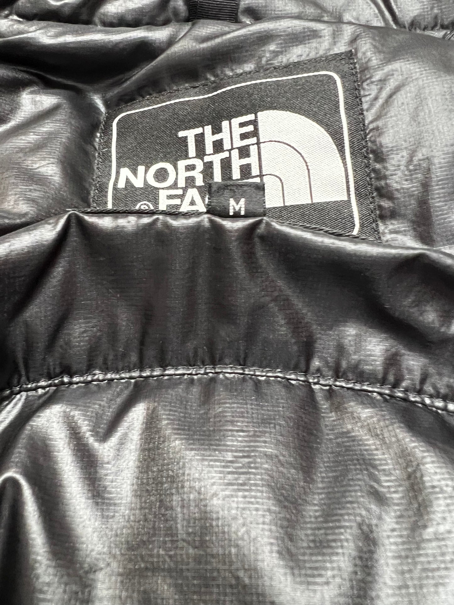 10049【THE NORTH FACE】ザノースフェイス メンズ サミットシリーズ アコンカグア ダウンジャケット ブラック 95