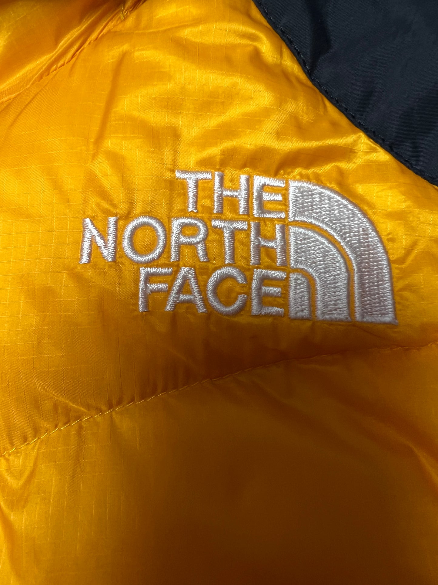 10052【THE NORTH FACE】ザノースフェイス メンズ サミットシリーズ ダウンジャケット 850フィル イエロー 85