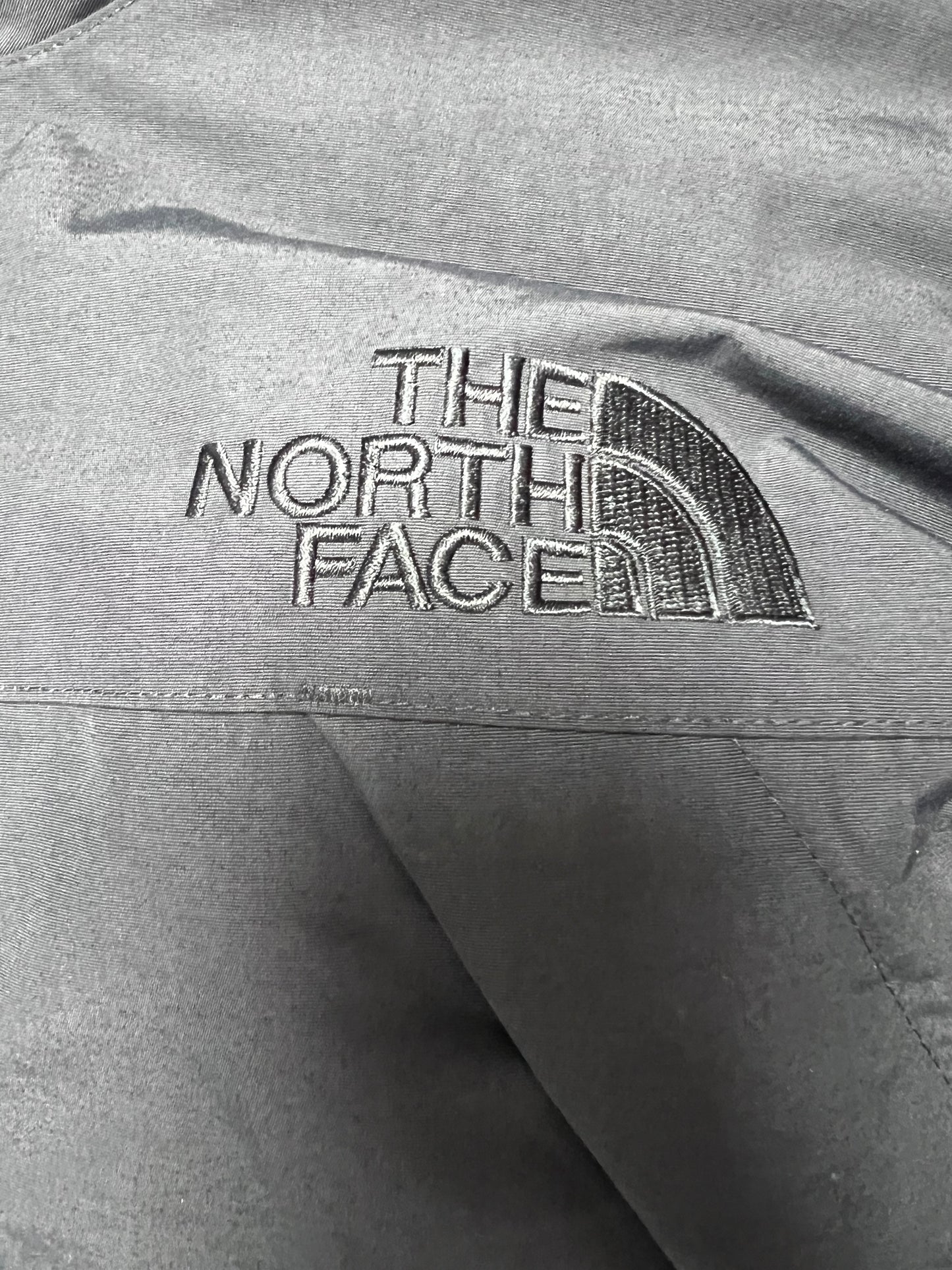 10053【THE NORTH FACE】ザノースフェイス メンズ HYVENT ハイベント グース ダウンジャケット ブラック 100