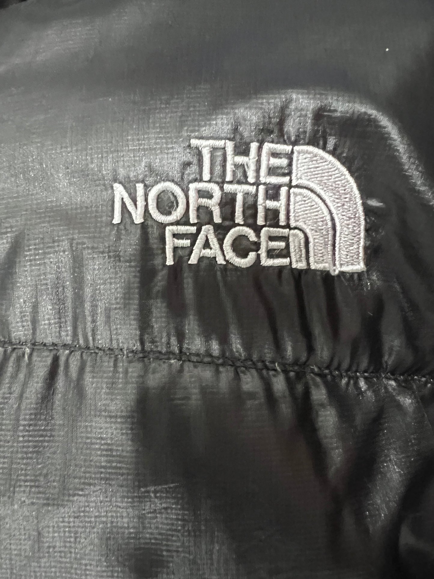 10060【THE NORTH FACE】ザノースフェイス メンズ サミットシリーズ アコンカグア ダウンジャケット ブラック 90
