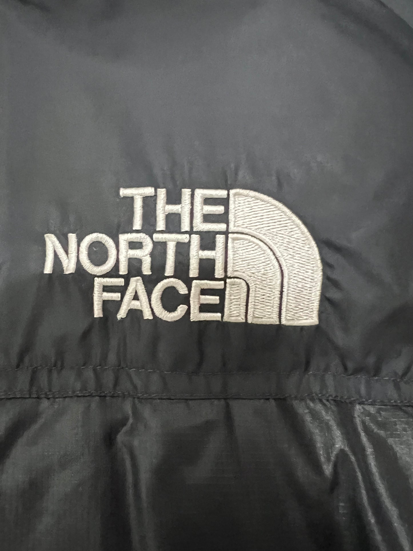 10062【THE NORTH FACE】ザノースフェイス メンズ ヌプシ ダウンジャケット 700フィル ブラック XS