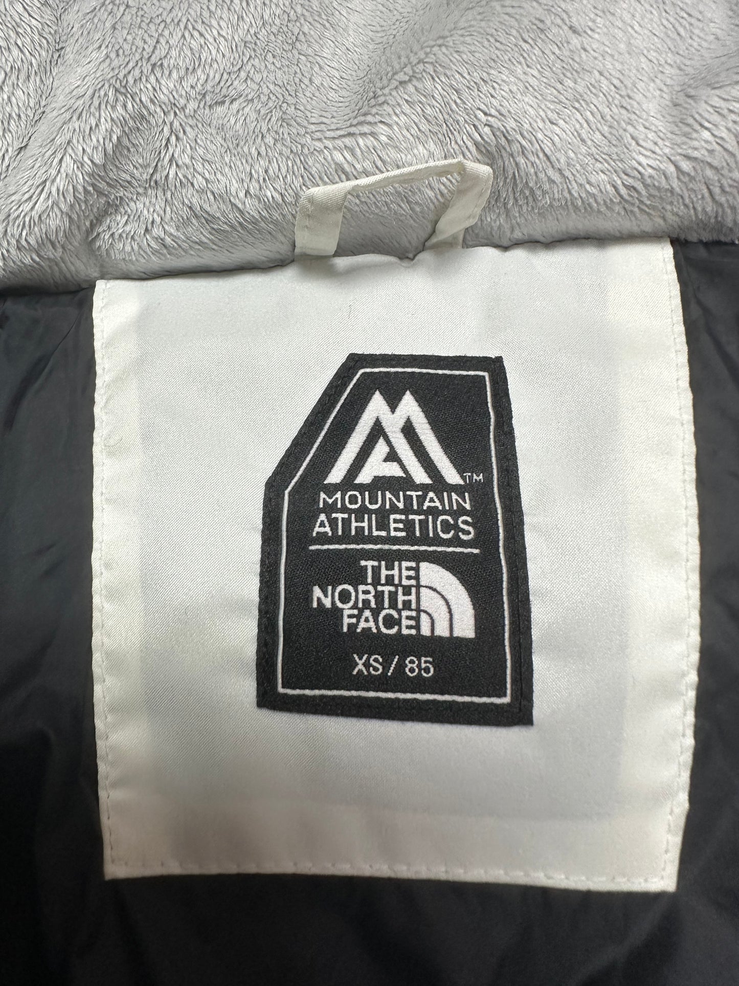 10035【THE NORTH FACE】ザノースフェイス メンズ MOUNTAIN ATHLETICS マウンテン アスレチックス ダウンジャケット コート ホワイト 85