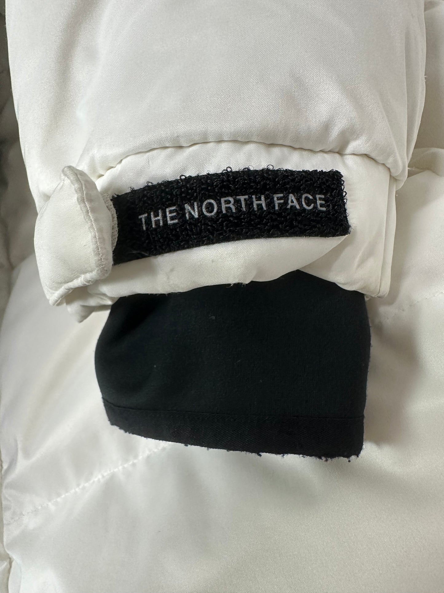 10034【THE NORTH FACE】ザノースフェイス メンズ MOUNTAIN ATHLETICS マウンテン アスレチックス ダウンジャケット コート ホワイト 105